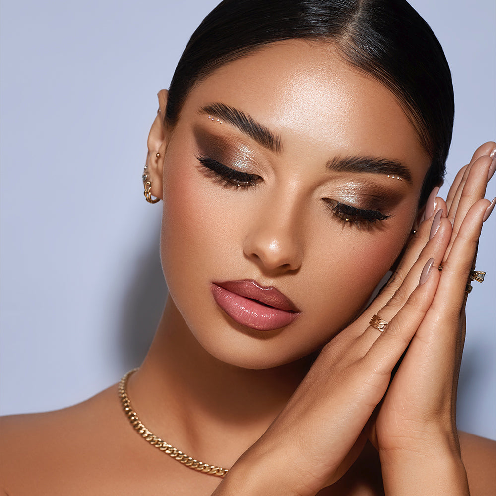 <img src="lidschatten-nude-dream.jpg" alt="Lidschatten-Palette 'NUDE DREAM' mit hochpigmentierten Nude-Farben in matten und schimmernden Tönen">